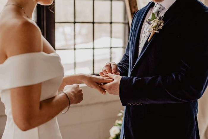 Noiva expõe traição do parceiro no dia do casamento