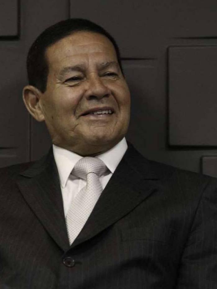 Presidente em exerc&iacute;cio, General Hamilton Mour&atilde;o