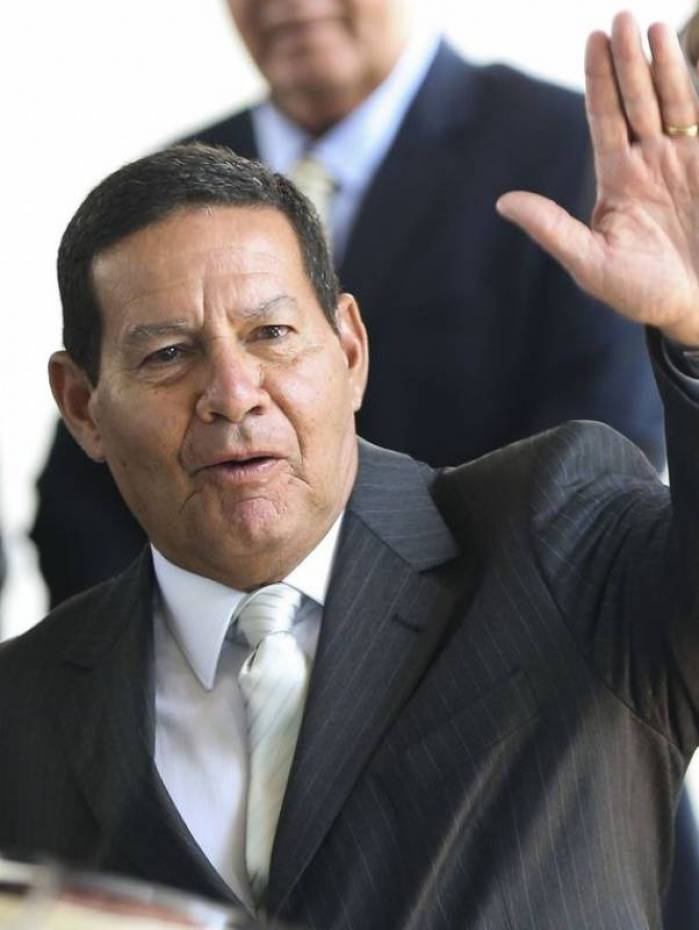 Presidente em exerc&iacute;cio, Hamilton Mour&atilde;o