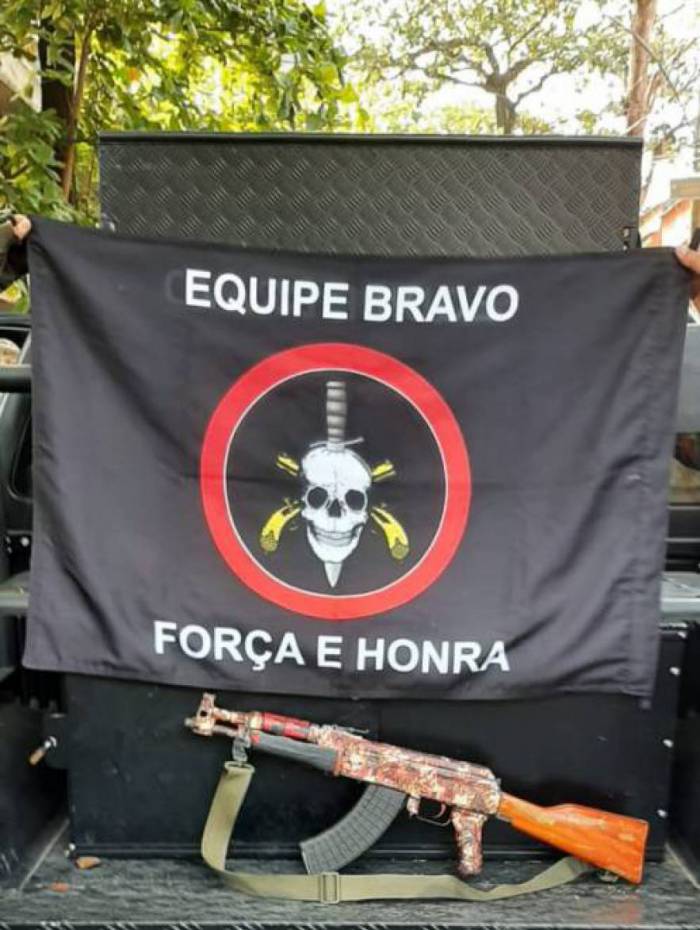 Fuzil apreendido em área de mata na comunidade Fallet Fogueteiro, em Santa Teresa