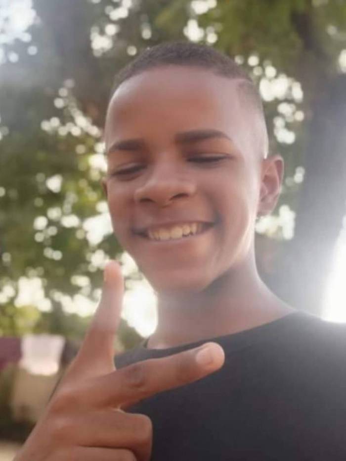 Jo&Atilde;&pound;o Carlos tem 14 anos