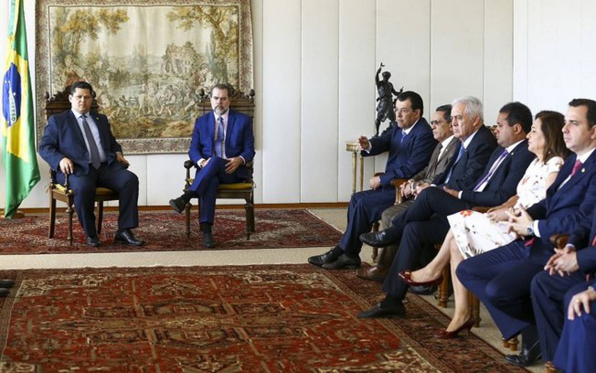 Toffoli se reuniu nesta quarta (24) com 15 senadores para dar um posicionamento do Supremo sobre o tema