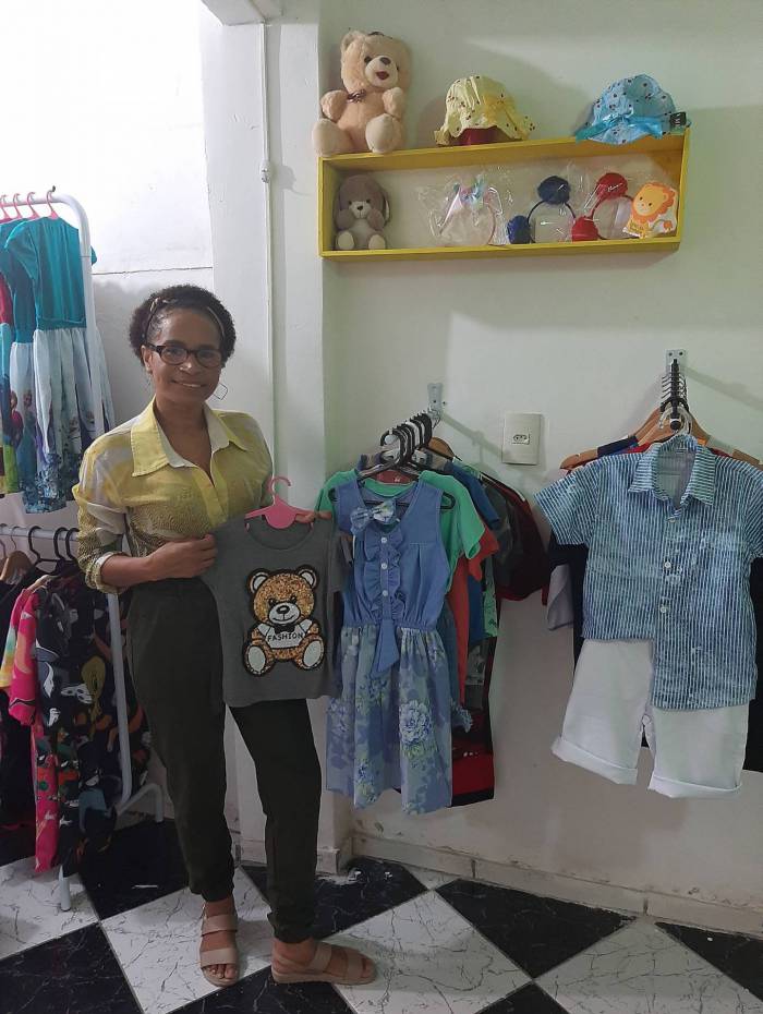 Silvania de Oliveira, cria do PPG, abriu uma loja de roupas em plena pandemia