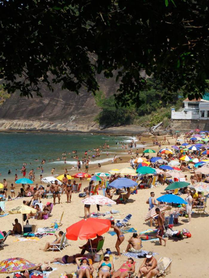 Rio de Janeiro - RJ - 12/09/2020 - Movimentacao pelos parques e orla da cidade, na foto praia Vermelha - Foto Gilvan de Souza / Agencia O Dia
