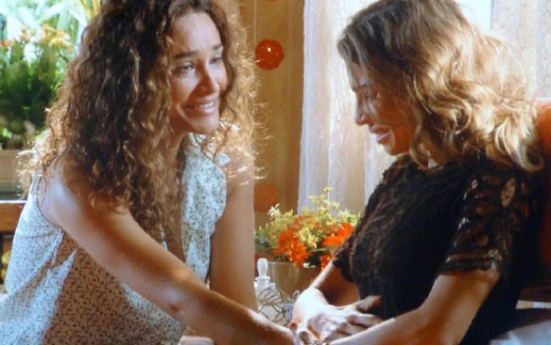 Ester descobre que est&aacute; gr&aacute;vida de Cassiano, em 'Flor do Caribe'