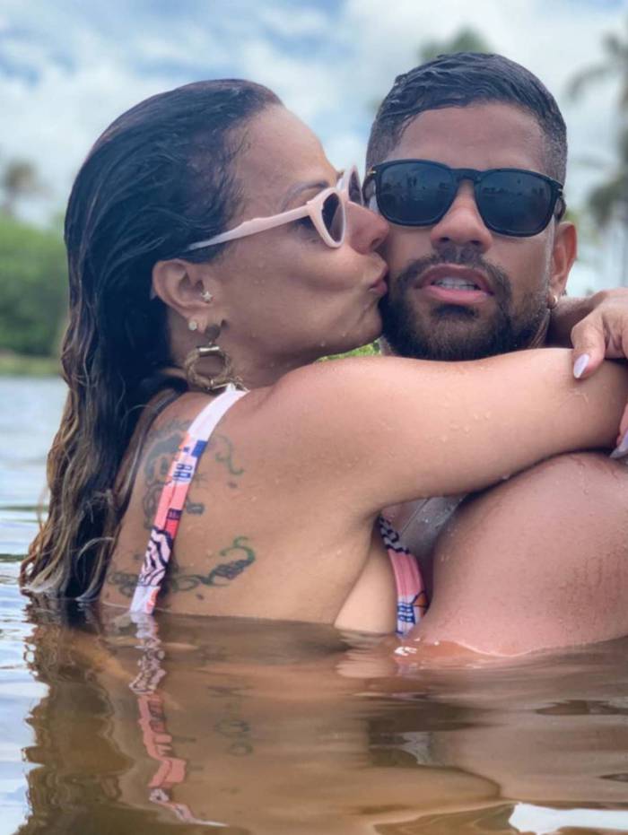 Viviane Araújo se declara para o namorado, Guilherme Militão