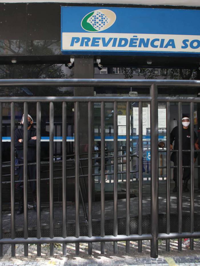 Ap&oacute;s fim da greve de m&eacute;dicos, INSS retoma per&iacute;cia nesta segunda-feira