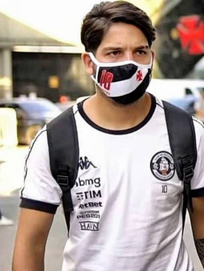 O meia argentino Benítez se firmou de vez no time de São Januário