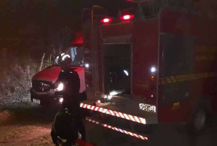 Bombeiros realizaram mergulhos no local e encontraram a vítima