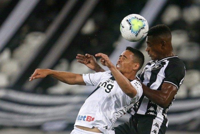 Vasco e Botafogo vivem momento delicado
