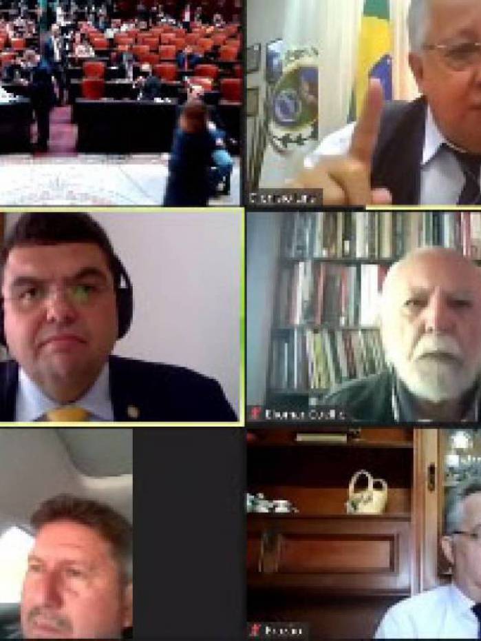 Sess&atilde;o come&ccedil;ou por volta das 11h45 desta quinta-feira