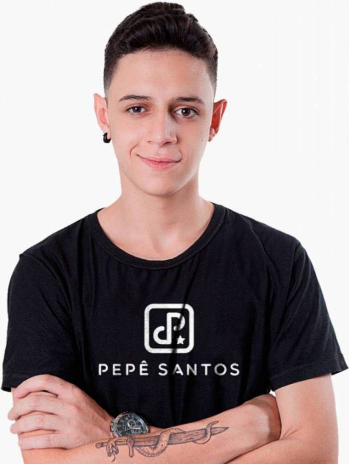 João Pedro Souza Martins Santos, conhecido como Pepê Santos