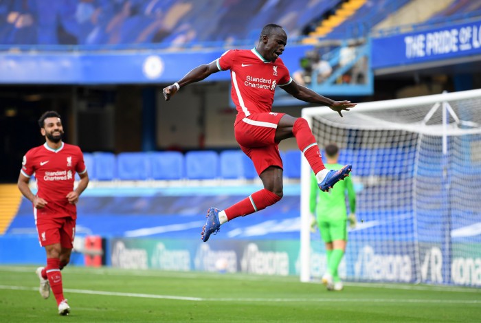 Mané festeja: senegalês fez os dois gols da vitória do Liverpool