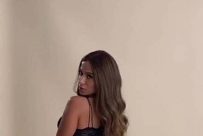 Anitta arrasa em ensaio de fotos