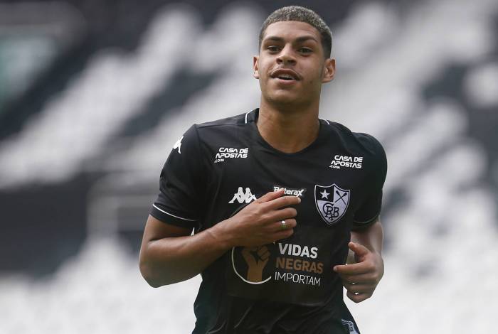 O atacante Luis Henrique é uma das revelações do Botafogo na atual temporada