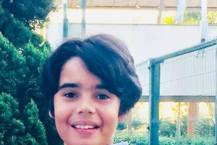 Guel Villela, o Quemuel da novela 'G&ecirc;nesis', comemora a retomada das grava&ccedil;&otilde;es na Record