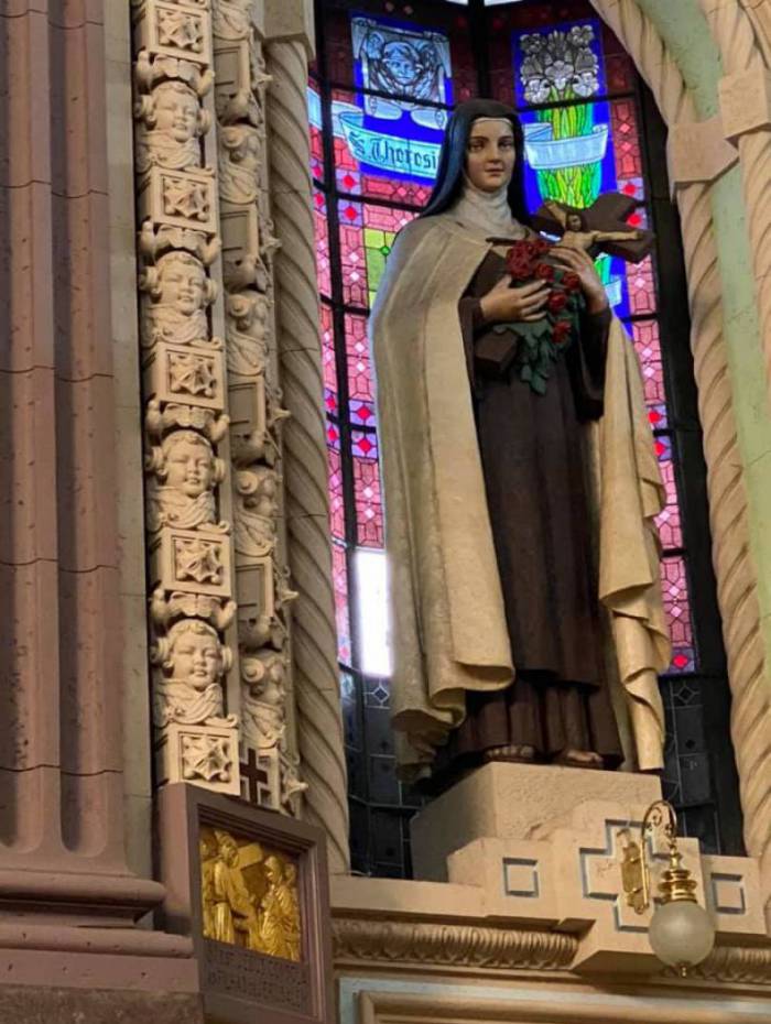 Bandido furta a Bas&iacute;lica Nossa Senhora de Lourdes 