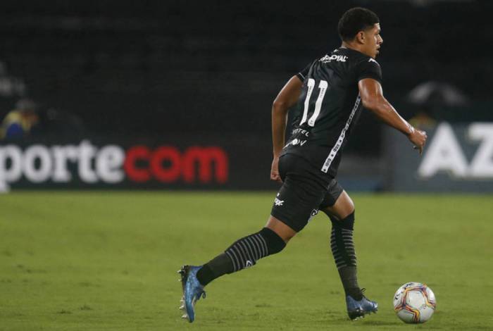 Luís Henrique em ação pelo Botafogo