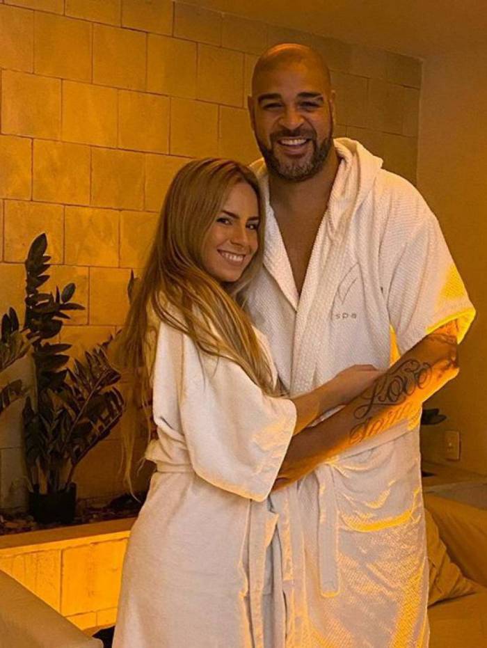 Adriano Imperador e a namorada