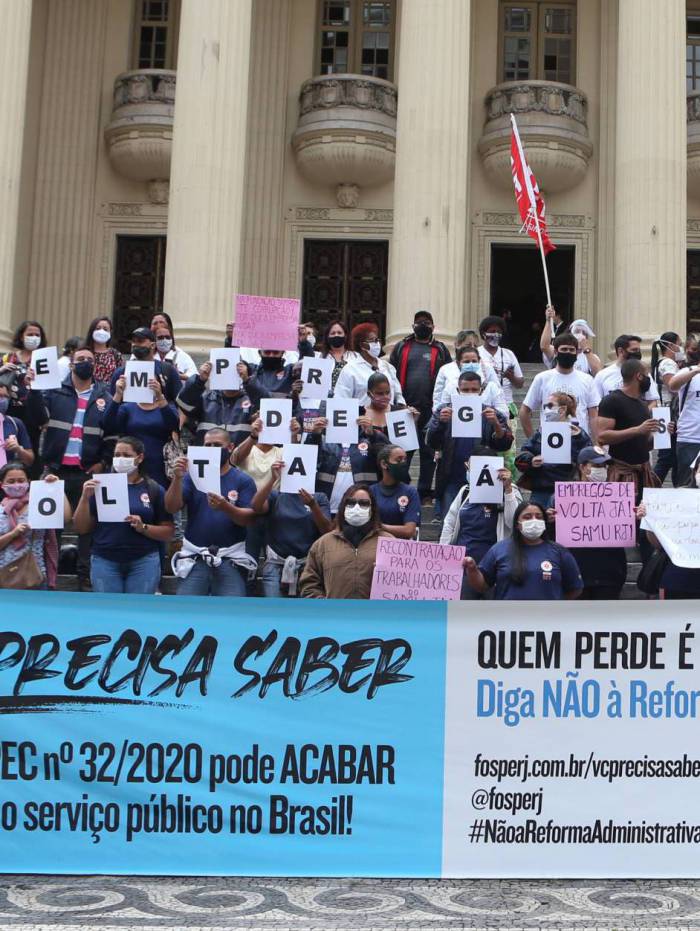 Funcionários da Saúde e do Samu lotaram as escadarias da Alerj