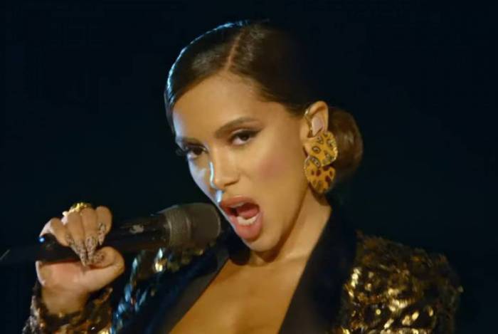 Anitta se apresenta com Me Gusta no The Tonight Show Starring Jimmy Fallon