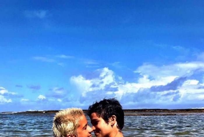 Nanda Costa e Lan Lanh comemoram cinco anos de namoro