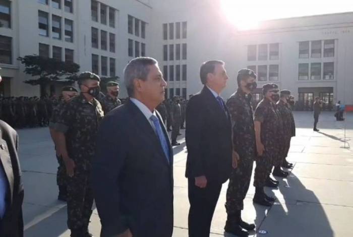 Bolsonaro em formatura de cadetes da Aman nesta quinta-feira