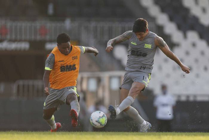 Artilheiro do Vasco no ano, com 16 gols, Cano não marca há três jogos