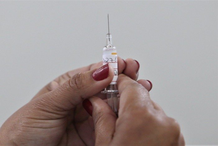 Primeira fase da campanha contará com 10 milhões de doses da vacina