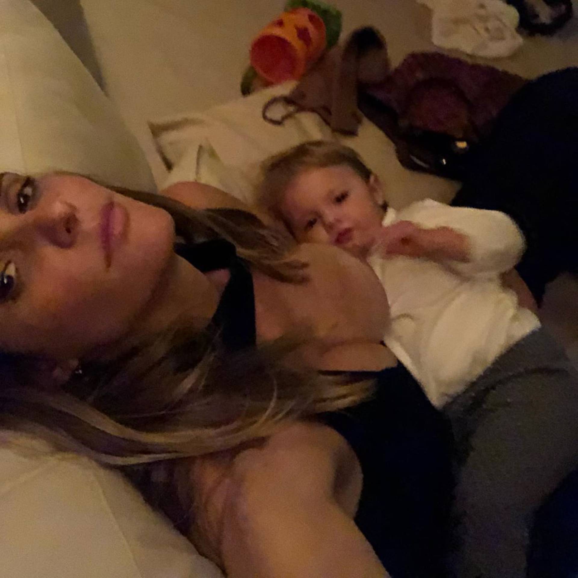 Fernanda Lima mata a saudade da filha