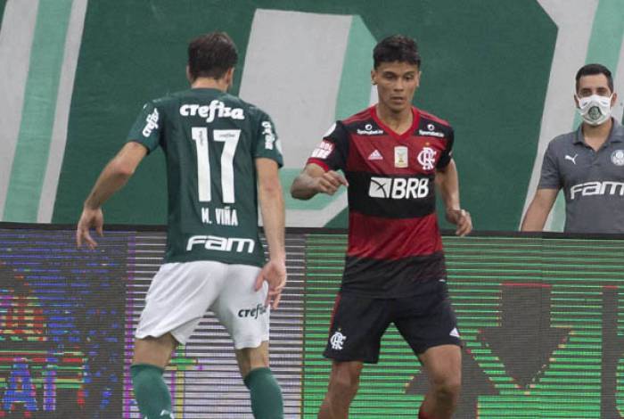 Richard Rios em ação pelo Flamengo