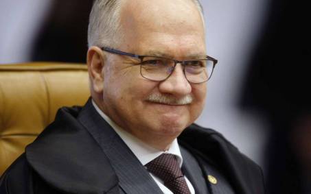 Com pré-campanha de Bolsonaro em curso, Fachin promete punir doações irregulares