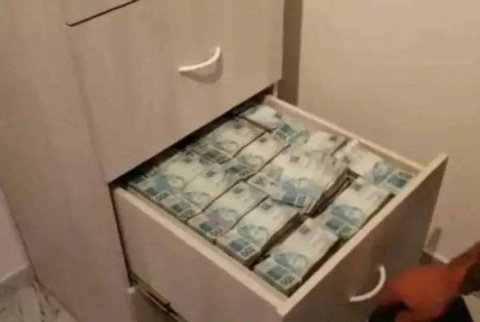 Operação do Ministério Público de SP, Receita Federal e Secretaria Estadual da Fazenda encontraram R$ 8 milhões em dinheiro em armário