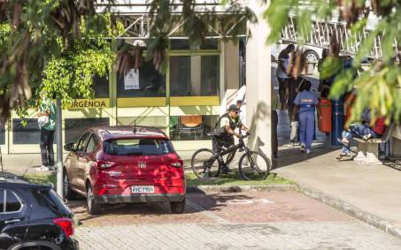 Policial baleado nas nádegas na Cidade de Deus permanece internado em estado estável