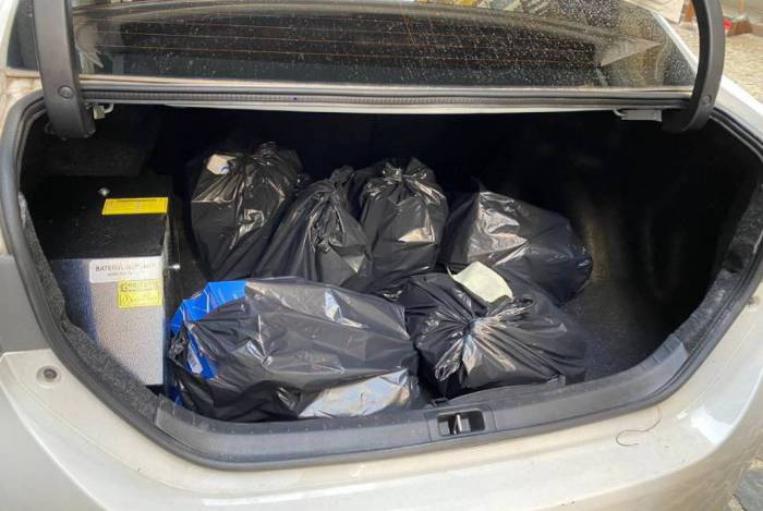 Polícia Civil prende cinco pessoas e apreende produtos avaliados em cerca de R$ 1,2 milhão no Camelódromo da Uruguaiana
