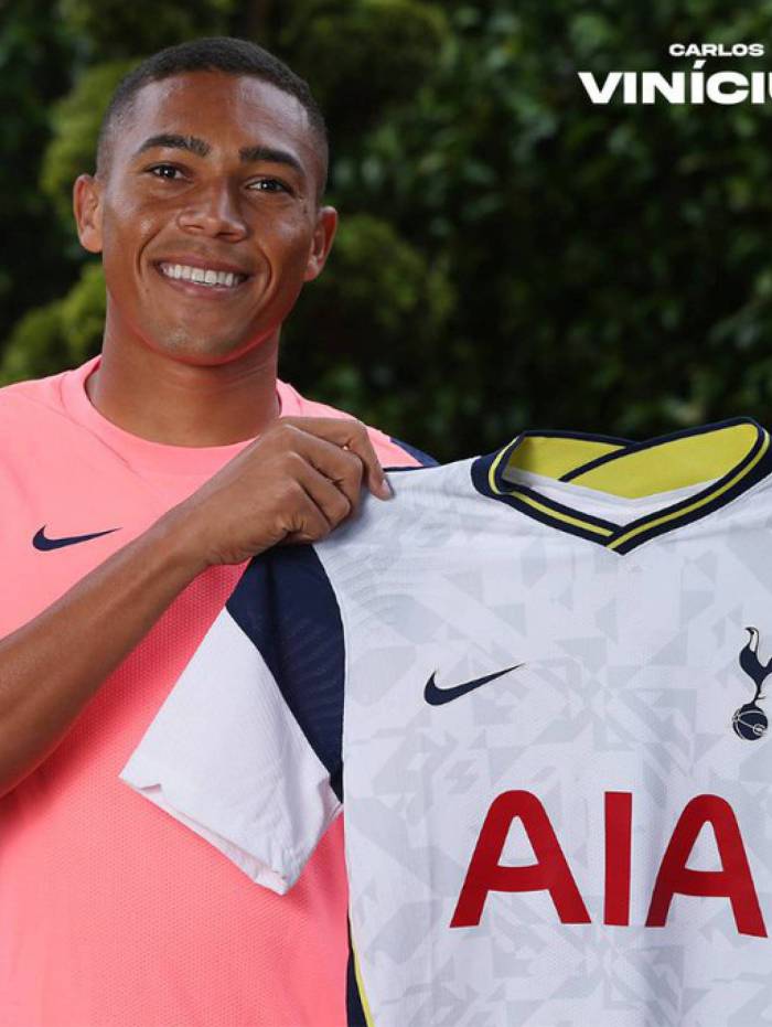 Tottenham contrata brasileiro Carlos Vinícius