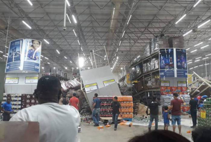 Prateleiras gigantes de supermercado caem e deixam um morto em São Luís do Maranhão