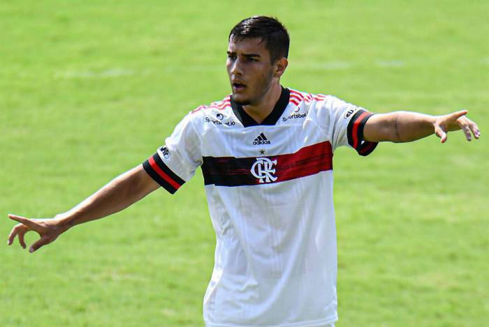 Vinicius Milani testa positivo para o novo coronavírus