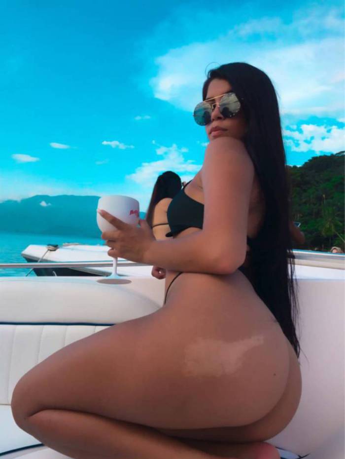 Gata da Hora Larissa Oliveira