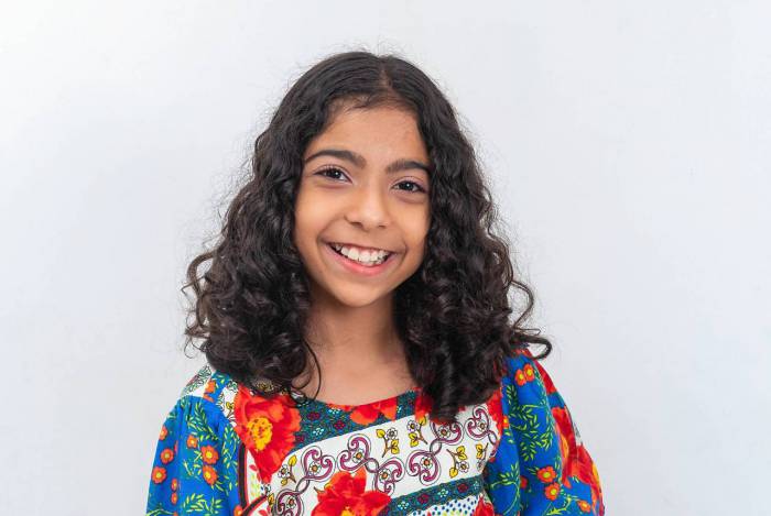 Revelação mirim, atriz Sofia Vallyn é destaque nas redes sociais e na TV angolana