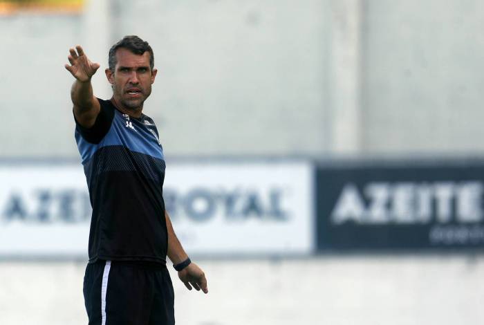 Bruno Lazaroni lamenta empate