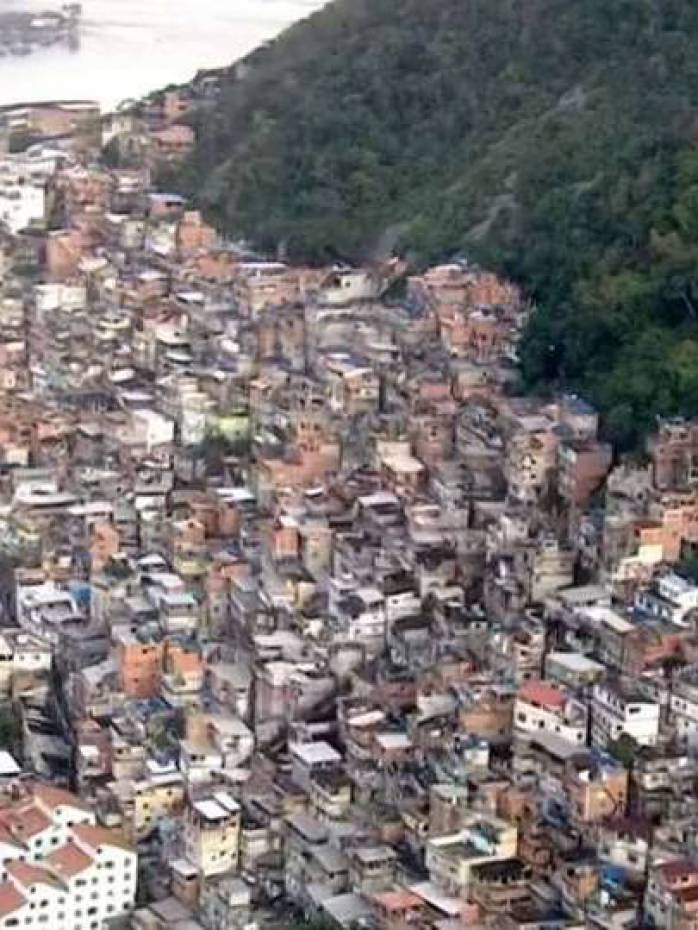 Castro determinou que as polícias Civil e Militar apresentem plano de ocupação de seis comunidades