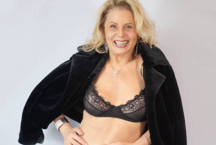 Vera Fischer posta clique de lingerie nas redes sociais