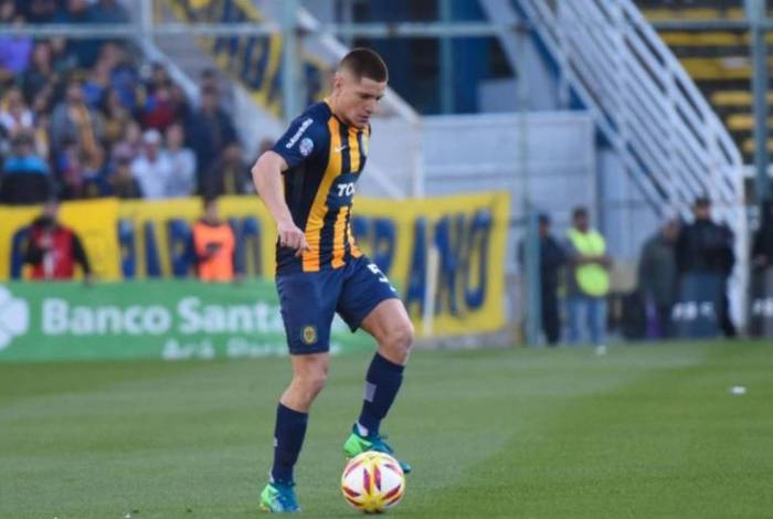 Leonardo Gil viveu o melhor momento da carreira no Rosario Central