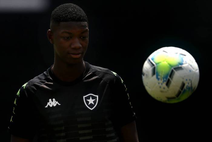 Revelado pelo Maca&eacute;, Matheus Babi foi emprestado ao Gr&ecirc;mio, aos 18 anos, mas n&atilde;o se adaptou ao frio do Sul