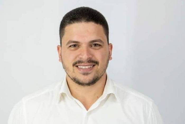 Júlio Cesar foi baleado no peito