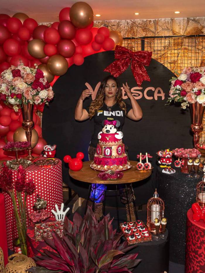 Valesca Popozuda faz anivers&aacute;rio