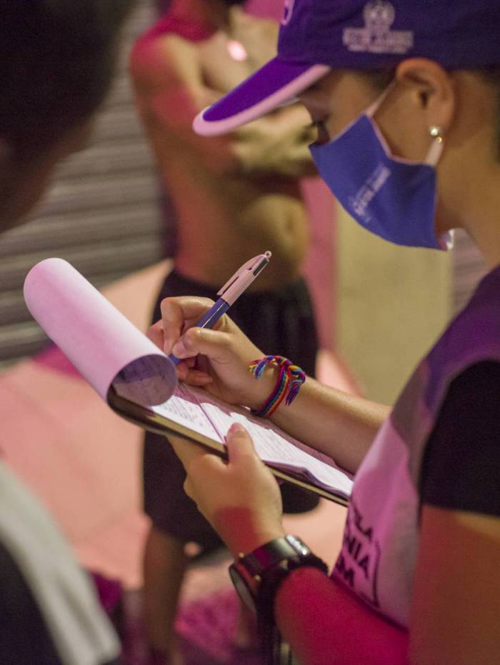 Seop faz operação de ordenamento e aborda 96 pessoas em situação de rua no Centro do Rio