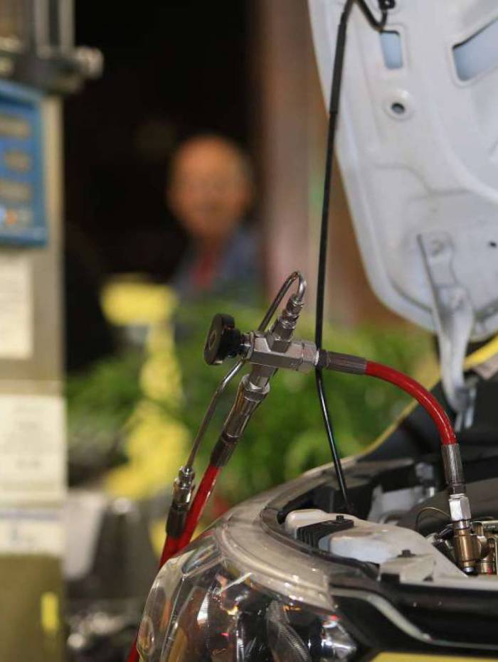 O GNV é mais econômico e menos poluente: emite 25% menos dióxido de carbono do que a gasolina