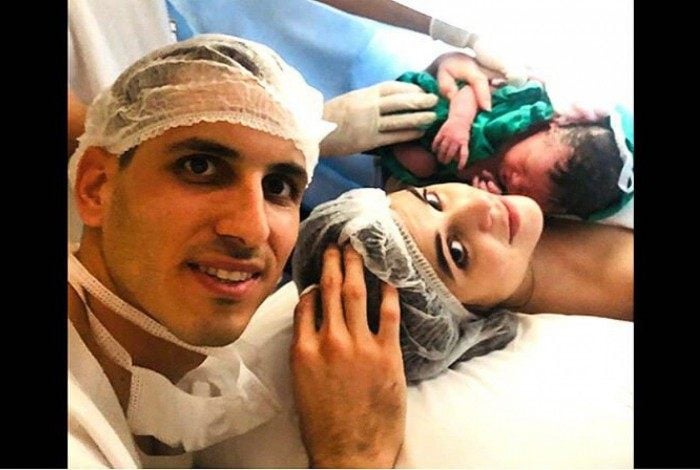 Gatito Fernández celebrou o nascimento da primeira filha, Raffaela, a Gatitinha